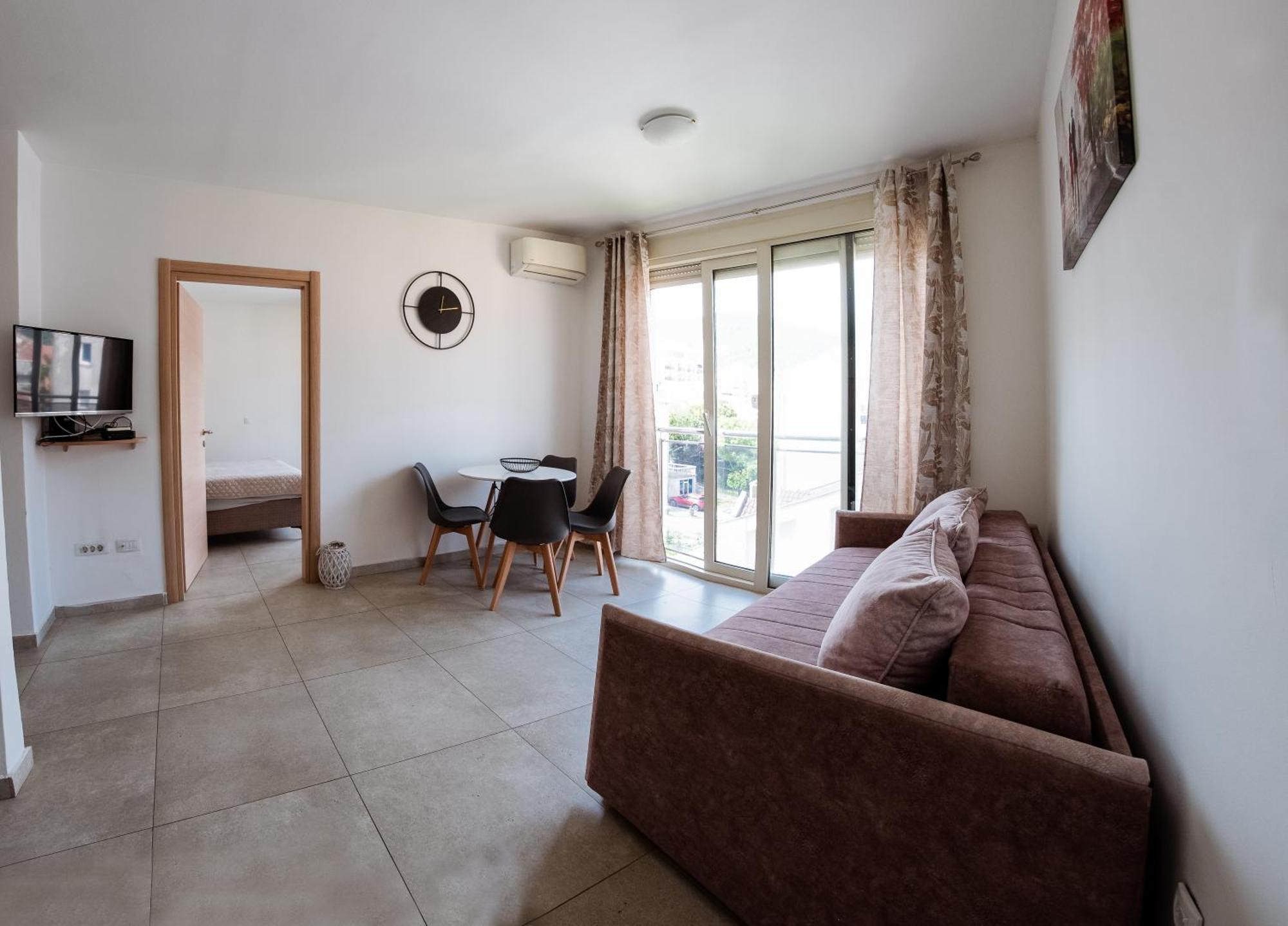 Square Inn Μπούντβα Εξωτερικό φωτογραφία